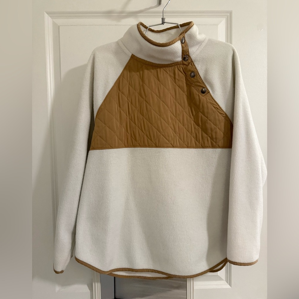 J.Crew Women’s Cream Fleece Pullover Brown Quilted Accent, snap buttons, Medium